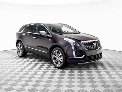 New 2026 Cadillac XT5 Premium Luxury w/ LPO, Floor Liner Package AWD/4WD image 8