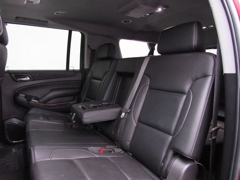 Used 2019 GMC Yukon XL SLT w/ Open Road Package image 17