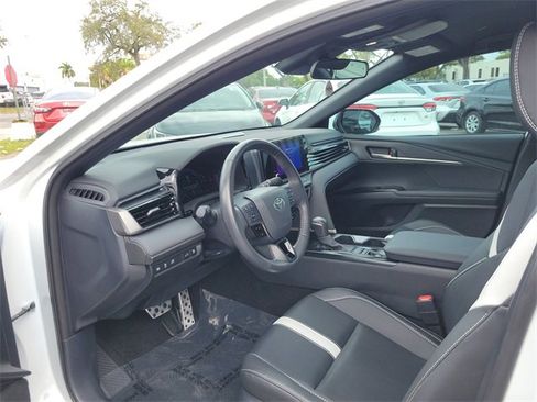 Used 2025 Toyota Camry SE image 10