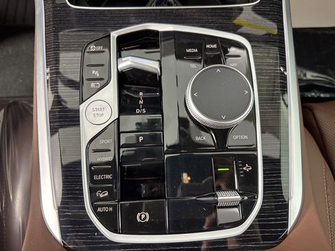 New 2026 BMW X5 xDrive50e w/ M Sport Package image 17