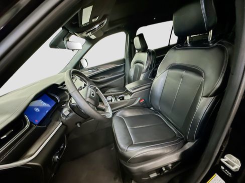 Used 2024 Jeep Grand Cherokee L Limited w/ Luxury Tech Group II image 13