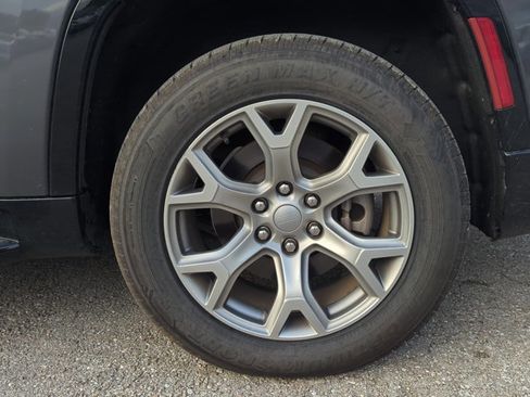 Used 2022 Jeep Wagoneer Series II RWD image 7