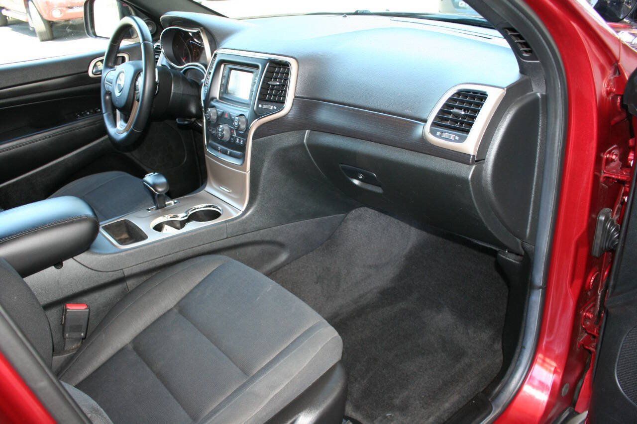 Used 2014 Jeep Grand Cherokee Laredo w/ Quick Order Package 23E AWD/4WD image 13