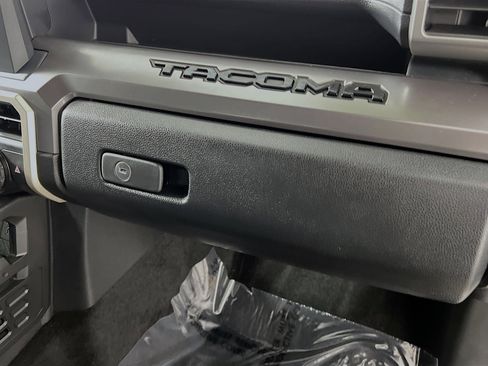 Used 2025 Toyota Tacoma SR5 image 35