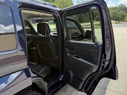 Used 2012 Jeep Liberty Limited Jet image 16