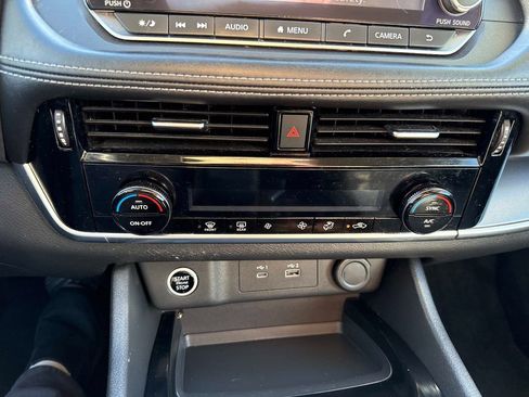 Used 2022 Nissan Rogue SV image 23