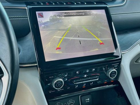 Certified 2022 Jeep Grand Cherokee L Overland AWD/4WD image 14