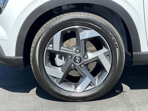 New 2025 Hyundai Venue SEL image 25