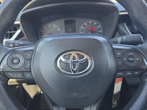 Certified 2025 Toyota Corolla LE FWD image 21