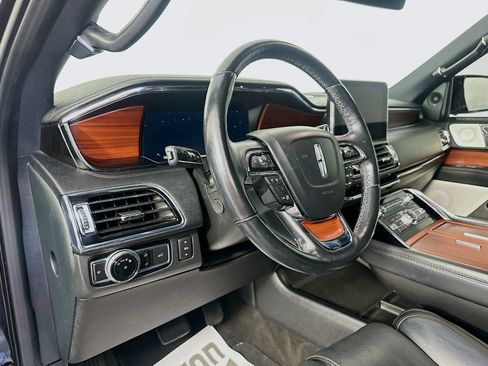 Used 2021 Lincoln Navigator Reserve w/ Luxury Package AWD/4WD image 9