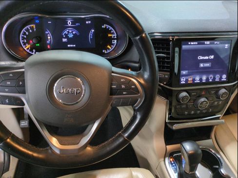 Used 2021 Jeep Grand Cherokee Limited image 7