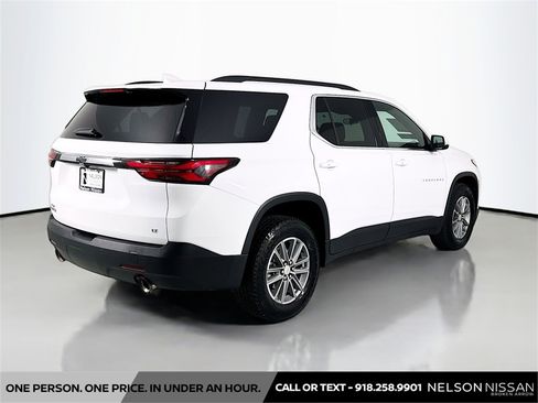 Used 2022 Chevrolet Traverse LT image 5