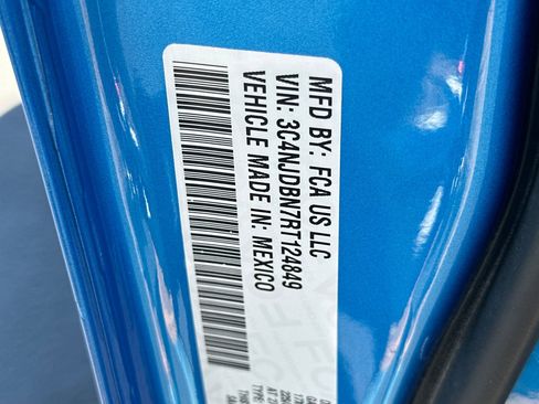 Used 2024 Jeep Compass Latitude image 29