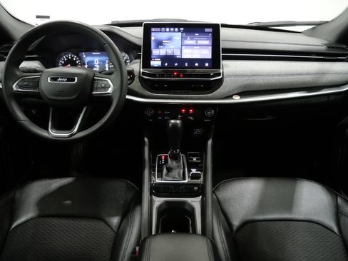 Used 2024 Jeep Compass Latitude AWD/4WD image 9