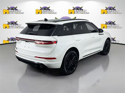 Used 2023 Lincoln Corsair Reserve w/ Equipment Group 201A image 5