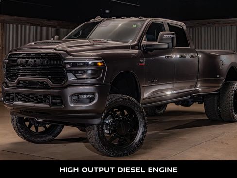 Used 2025 RAM 3500 Laramie AWD/4WD image 5