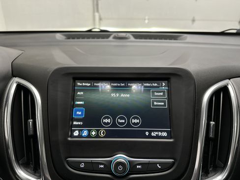 Used 2019 Chevrolet Equinox LT image 28