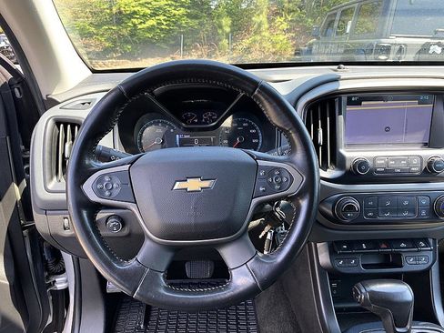 Used 2017 Chevrolet Colorado Z71 AWD/4WD image 13