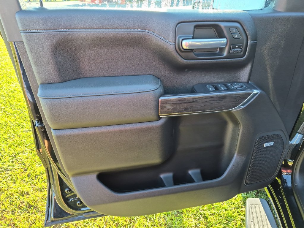 Used 2021 Chevrolet Silverado 1500 LTZ w/ LTZ Premium Package AWD/4WD image 10
