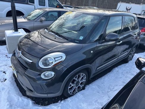 Used 2014 FIAT 500L Trekking w/ Popular Equipment Group image 11