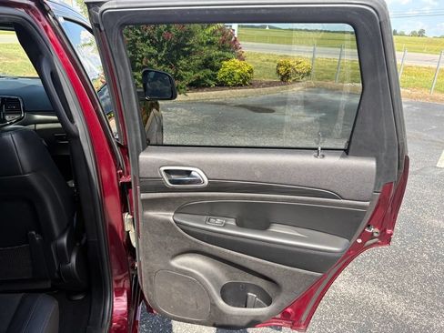Used 2020 Jeep Grand Cherokee Altitude RWD image 33