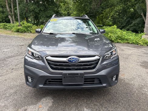 Used 2022 Subaru Outback Premium AWD/4WD image 2