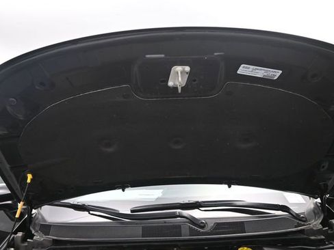 Used 2025 Chrysler Pacifica Select image 21