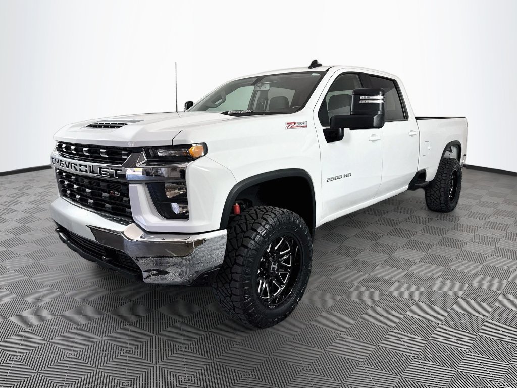 Used 2023 Chevrolet Silverado 2500 LT AWD/4WD image 3