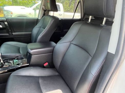 Used 2019 Toyota 4Runner TRD Off-Road Premium AWD/4WD image 16
