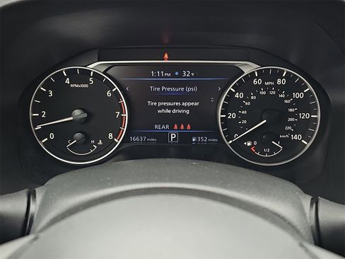 Used 2025 Nissan Altima 2.5 SV w/ SV Special Edition Package image 18