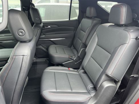 Used 2025 Chevrolet Traverse Z71 w/ Driver Confidence Package image 9