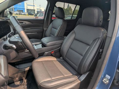 Used 2024 Chevrolet Traverse LT w/ Enhanced Driving Package FWD image 20