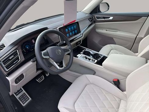 New 2026 Volkswagen Atlas SEL Premium R-Line image 9