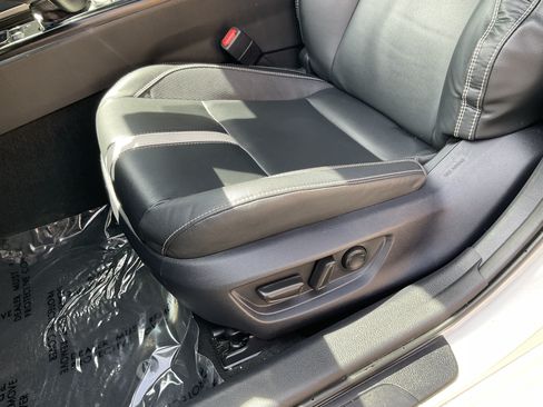 Used 2025 Toyota Camry SE FWD image 29