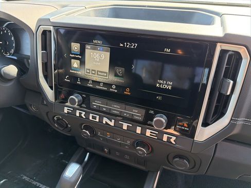 Used 2025 Nissan Frontier SV image 13