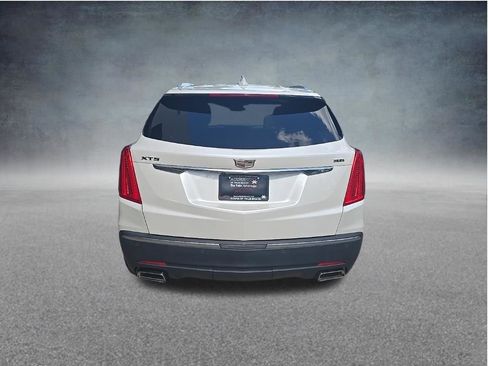 Used 2018 Cadillac XT5 Luxury w/ LPO, Wheel Lock Package image 6