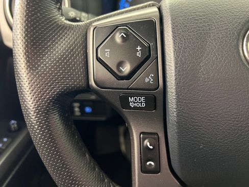 Used 2019 Toyota Tacoma TRD Sport image 16