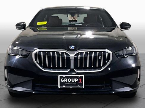 Used 2024 BMW i5 eDrive40i w/ Premium Package RWD image 3