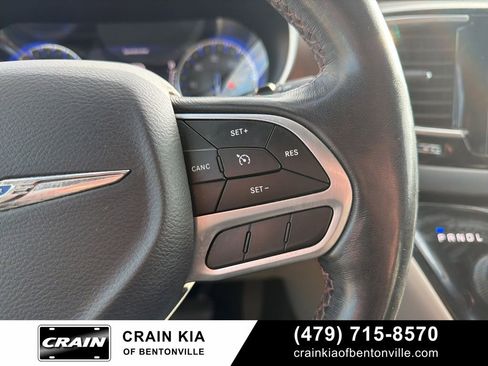 Used 2019 Chrysler Pacifica Touring-L Plus image 14