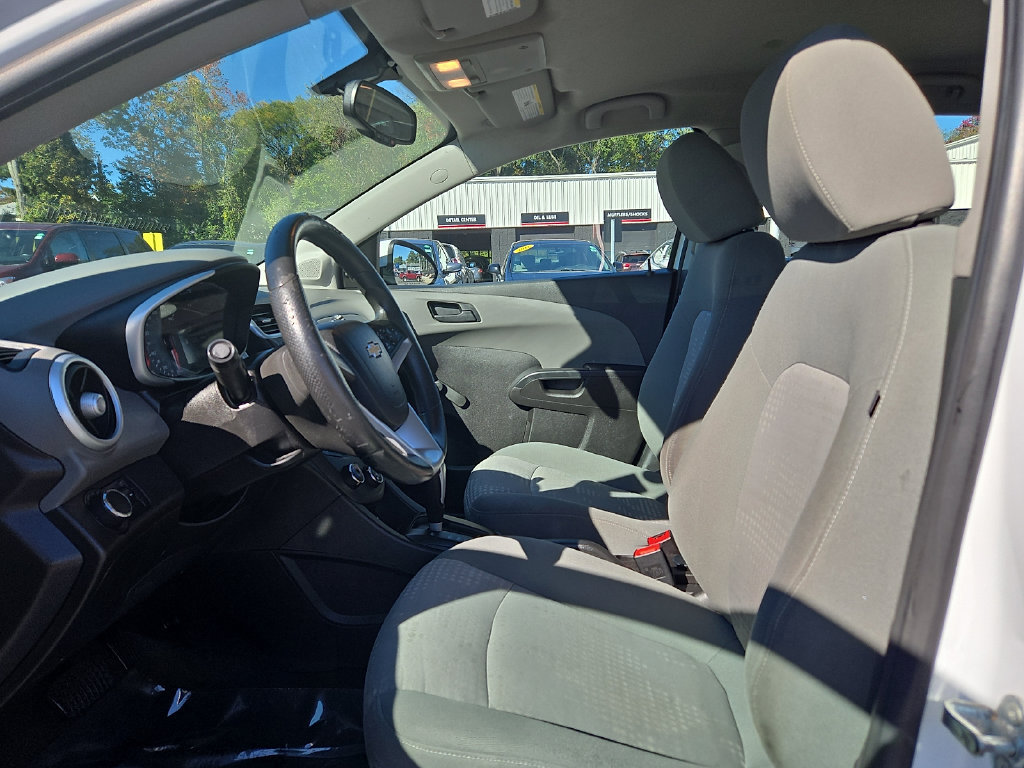 Used 2017 Chevrolet Sonic LT FWD image 17