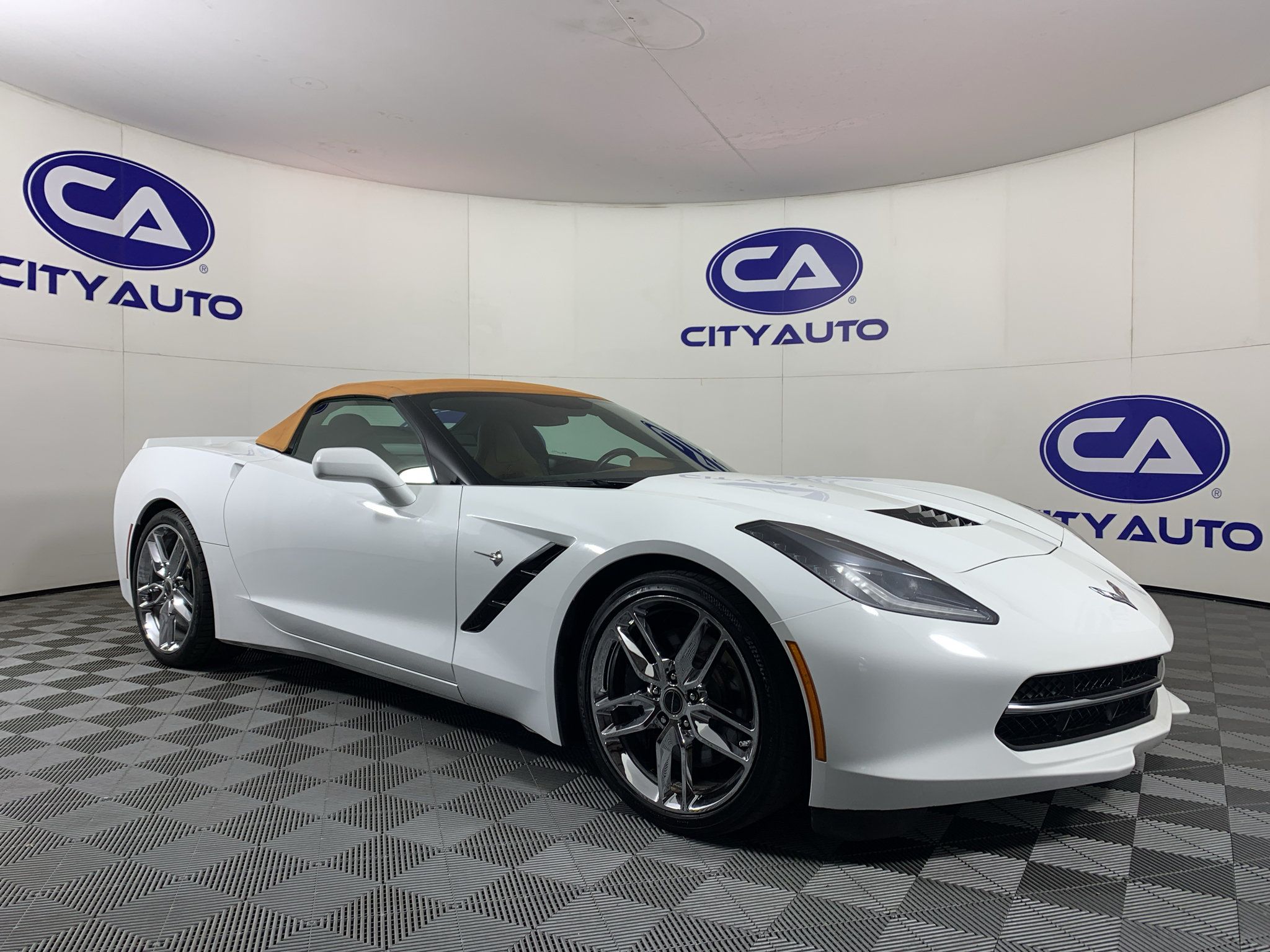 Used 2014 Chevrolet Corvette Stingray Convertible w/ 3LT Preferred Equipment Group RWD image 1