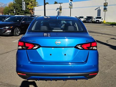 Used 2023 Nissan Versa SV image 5