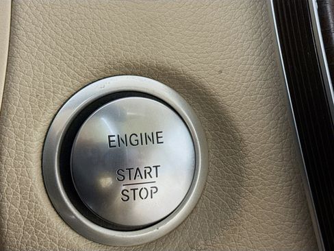 Used 2019 Mercedes-Benz GLC 350e 4MATIC image 21