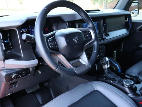 Used 2023 Ford Bronco Black Diamond AWD/4WD image 3