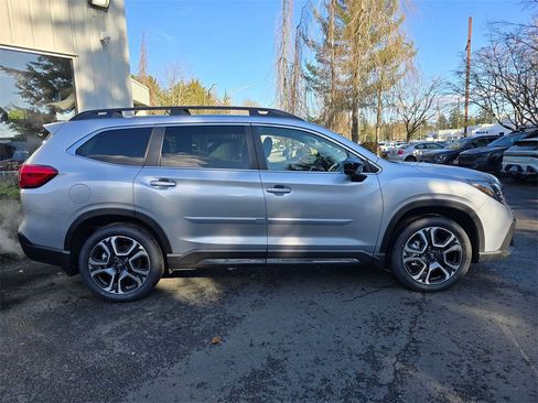 New 2026 Subaru Ascent Limited image 3