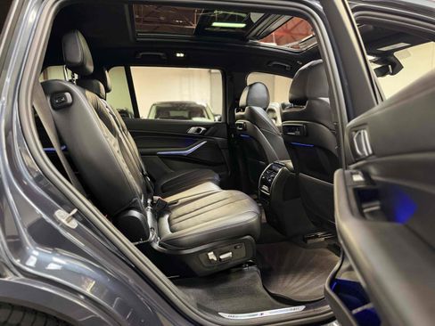 Used 2022 BMW X7 xDrive40i w/ M Sport Package AWD/4WD image 37