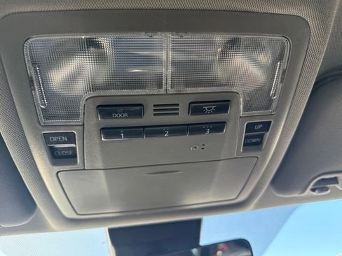 Used 2018 Toyota Highlander XLE image 39