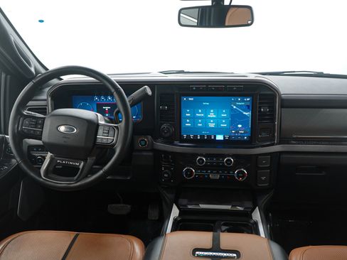 Used 2024 Ford F250 Platinum image 17