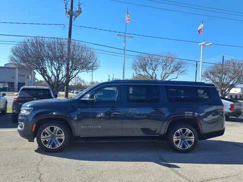 Used 2024 Jeep Wagoneer L Series II w/ Flexible Seating Group image 24