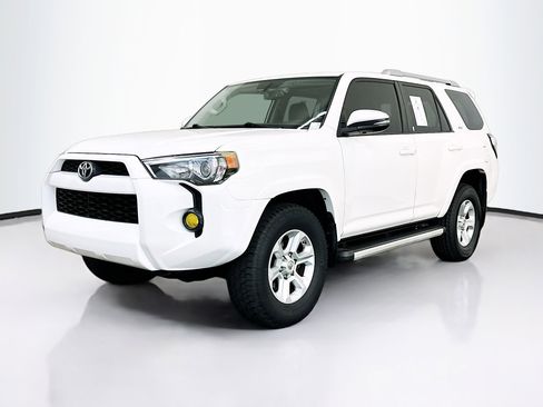 Used 2017 Toyota 4Runner SR5 Premium AWD/4WD image 3